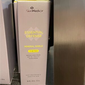 SkinMedica Essential Defense Mineral Shield Tinted SPF 32